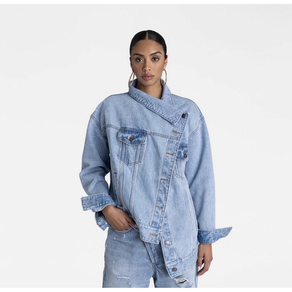 KBB by KAHLANA Women's 'The Denim Jacket' - Light Wash Oversized Size X-SMALL